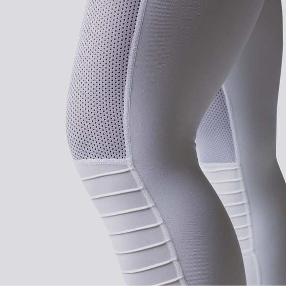 Born Primitive The Peak Leggings AScudds Sz. Medium - Picture 3 of 7